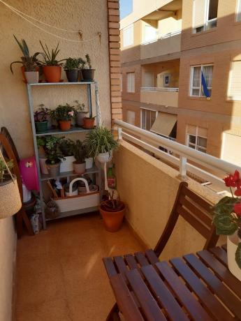 Piso en calle Azorín, 2