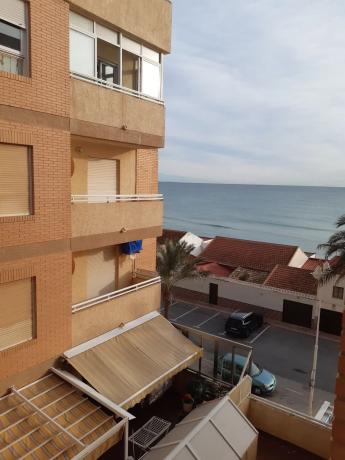 Piso en calle Azorín, 2