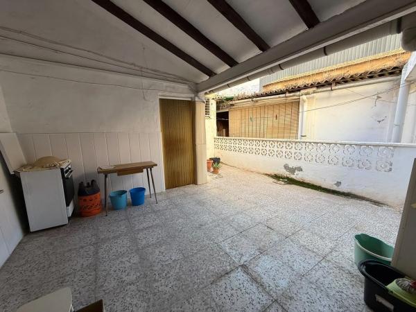 Casa independiente en avenida del País Valencià