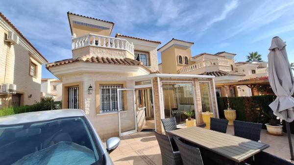 Casa independiente en avenida Joaquín Chapaprieta, 56