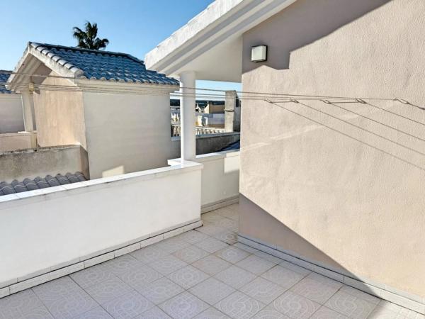 Chalet adosado en CL Paris, 48