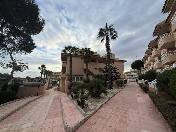 Piso en avenida de Cervantes, 138