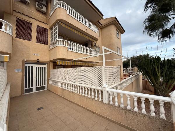 Piso en avenida de Cervantes, 138