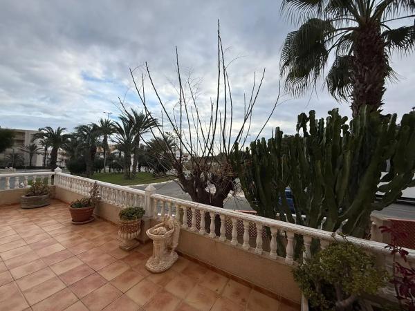 Piso en avenida de Cervantes, 138