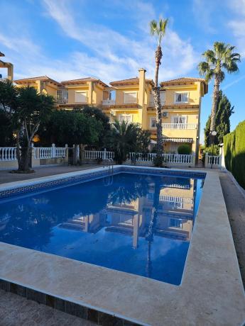 Chalet pareado en avenida d'Espanya, 44