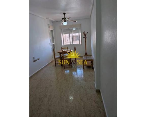 Piso en Los Montesinos