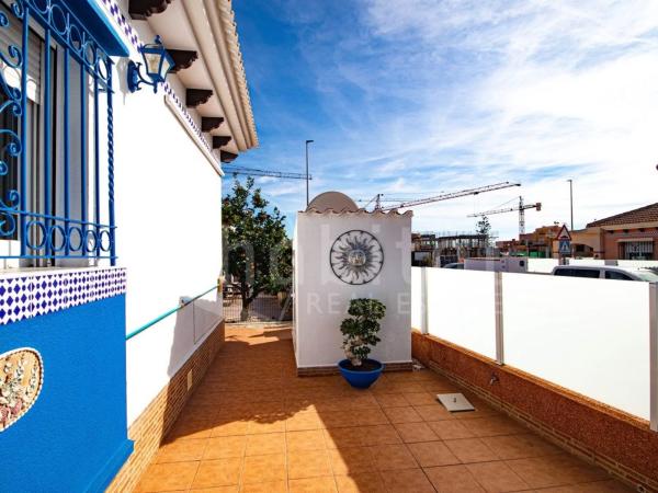 Casa independiente en calle Amapola