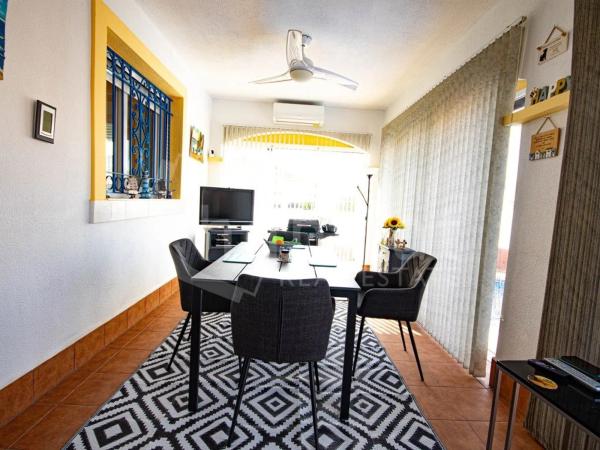 Casa independiente en calle Amapola