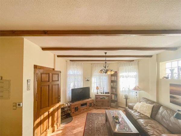 Casa independiente en calle Almendro