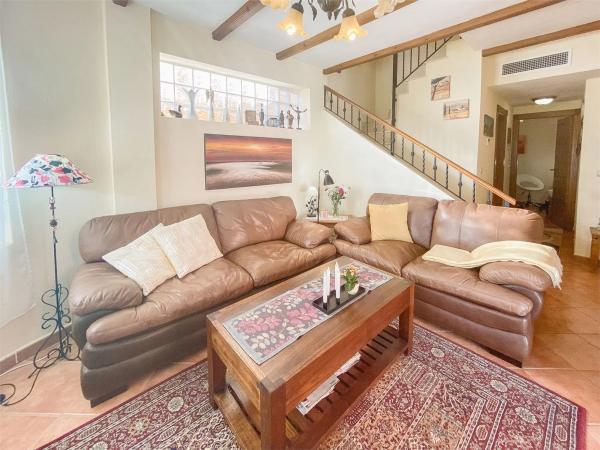 Casa independiente en calle Almendro