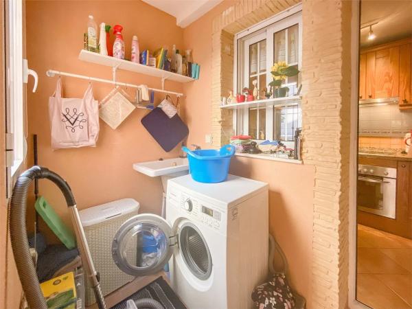 Casa independiente en calle Almendro