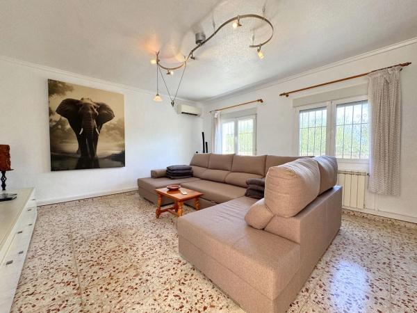 Casa independiente en calle Naranjo