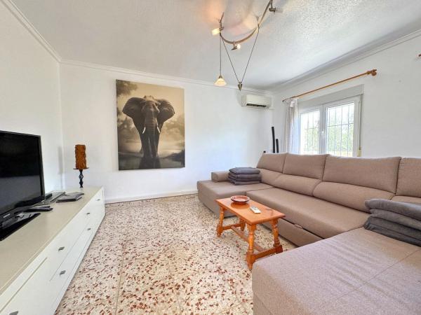 Casa independiente en calle Naranjo