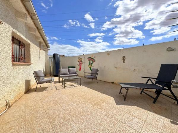 Casa independiente en calle Naranjo