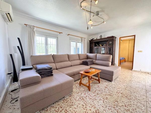 Casa independiente en calle Naranjo