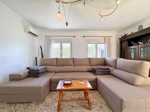 Casa independiente en calle Naranjo