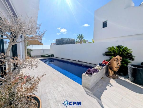 Chalet adosado en CL Herreda La, 37