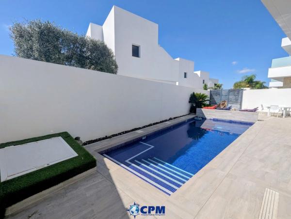 Chalet adosado en CL Herreda La, 37