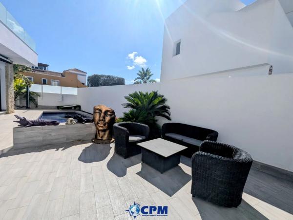 Chalet adosado en CL Herreda La, 37