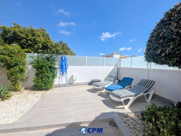 Chalet adosado en CL Herreda La, 37