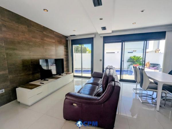 Chalet adosado en CL Herreda La, 37