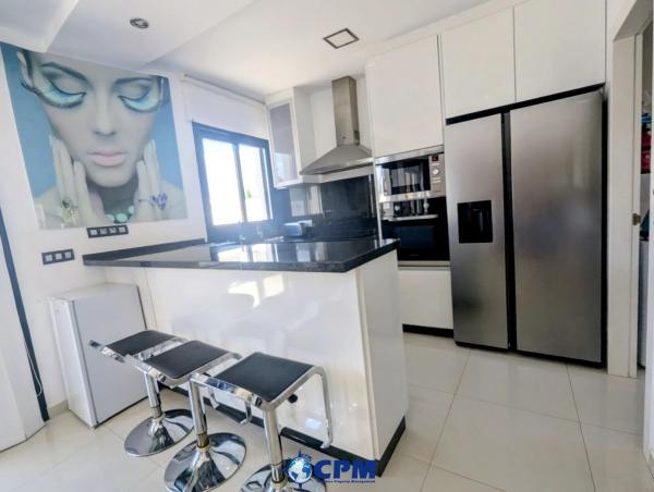 Chalet adosado en CL Herreda La, 37