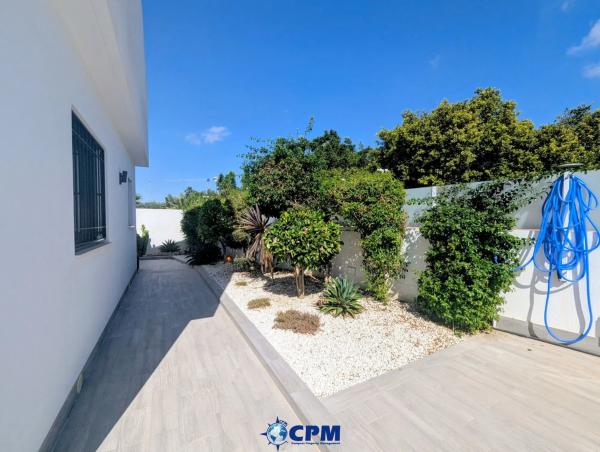 Chalet adosado en CL Herreda La, 37