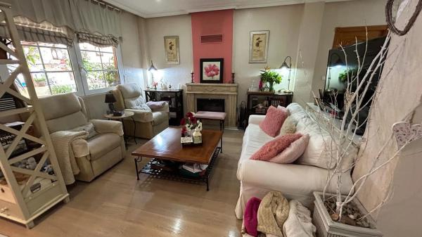 Chalet pareado en calle Montesineros Ausentes