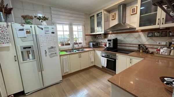 Chalet pareado en calle Montesineros Ausentes