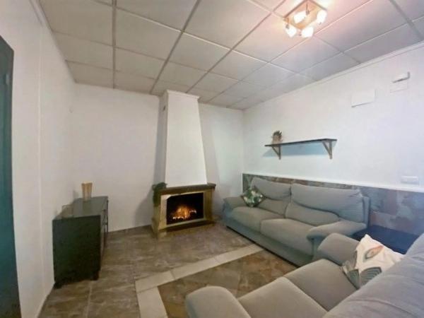 Chalet pareado en calle Capitán Cortés