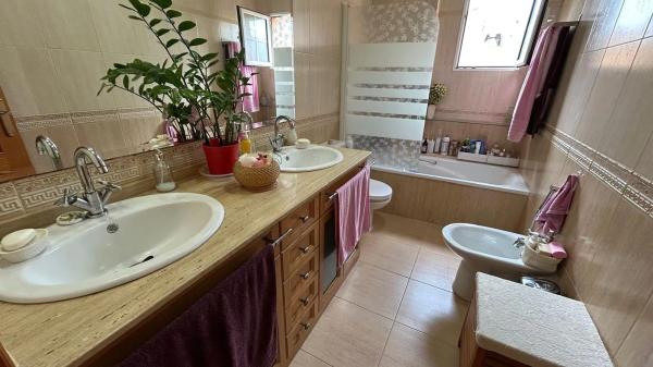 Chalet pareado en calle Montesineros Ausentes