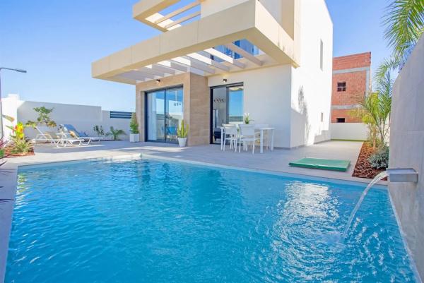 Chalet en Los Montesinos