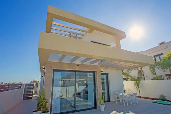 Chalet en Los Montesinos