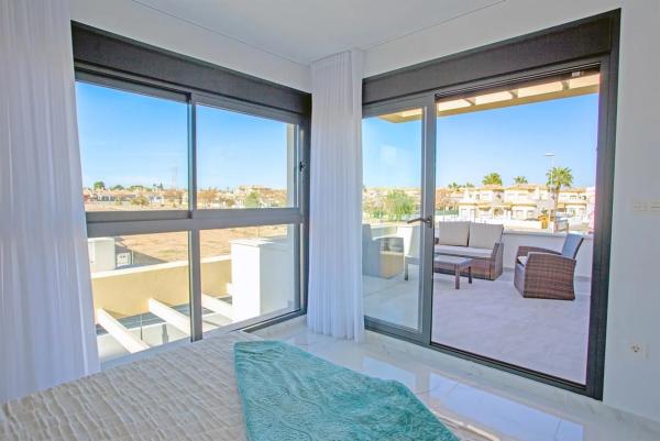 Chalet en Los Montesinos