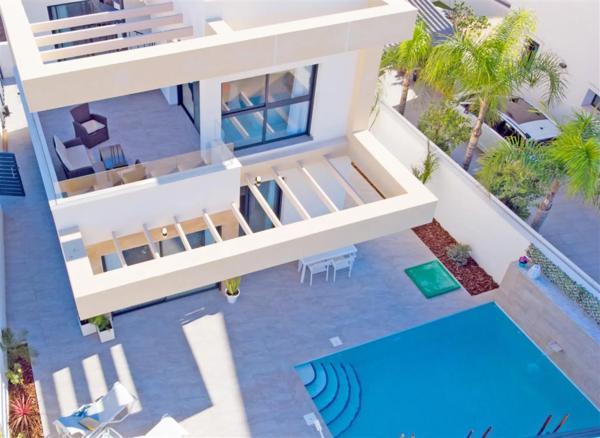 Chalet en Los Montesinos