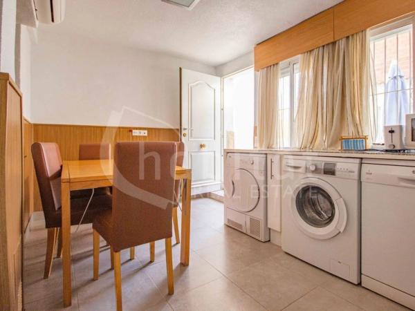 Chalet adosado en calle Capitán Cortés, 12 -20