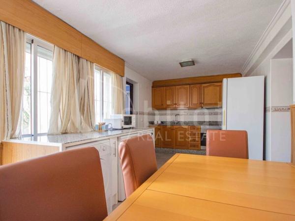 Chalet adosado en calle Capitán Cortés, 12 -20