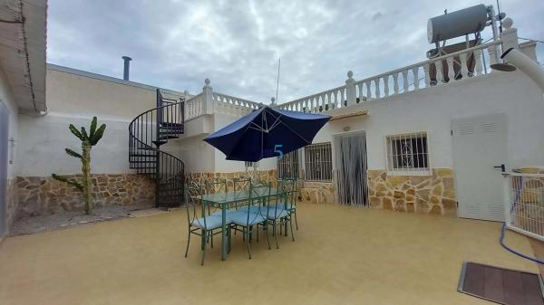 Chalet en Los Montesinos