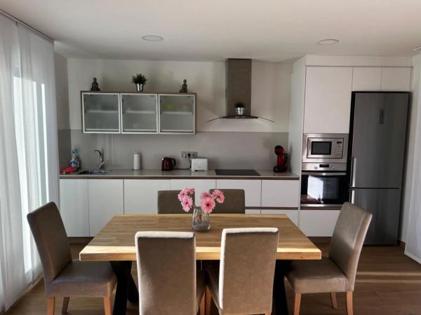 Chalet adosado en calle la Herrada, 61