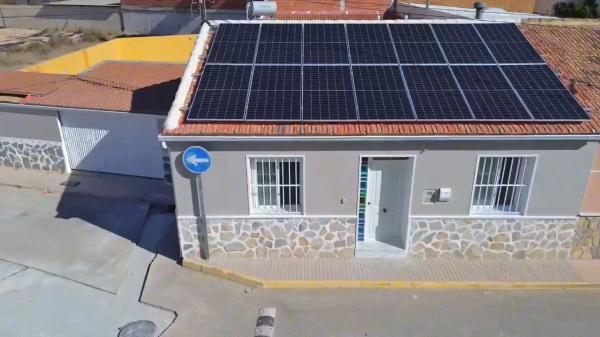 Casa de pueblo en calle Capitán Cortés, 23