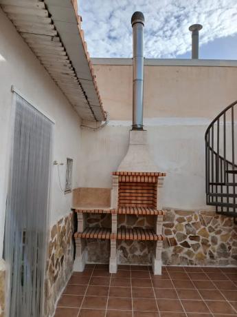 Casa de pueblo en calle Capitán Cortés, 23