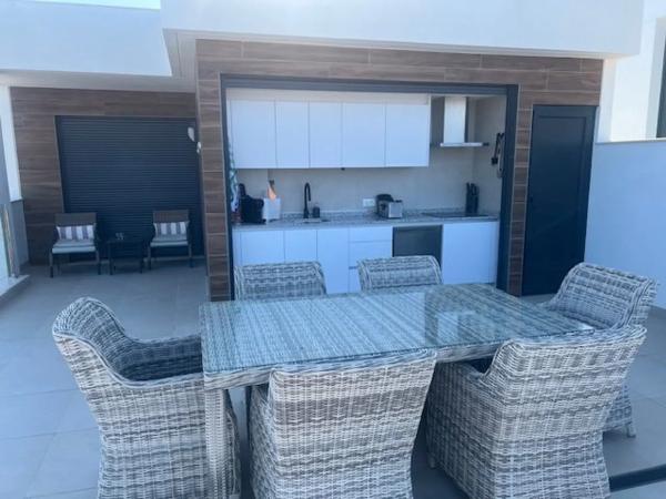 Casa independiente en calle Mandarino, 17