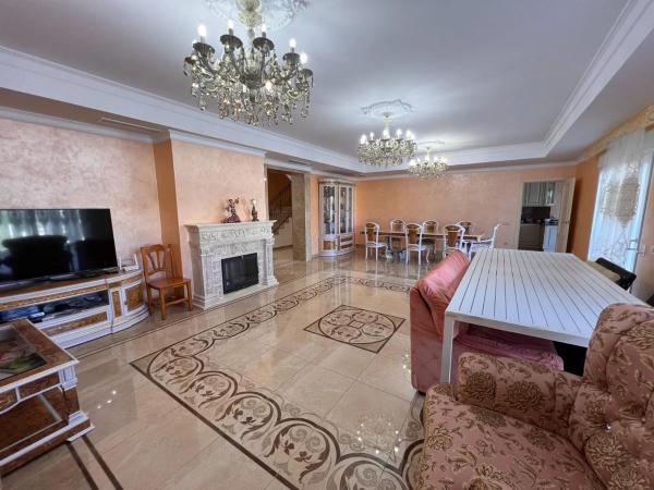 Casa independiente en calle Jaloque, 3