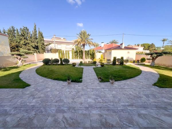 Casa independiente en calle Jaloque, 3