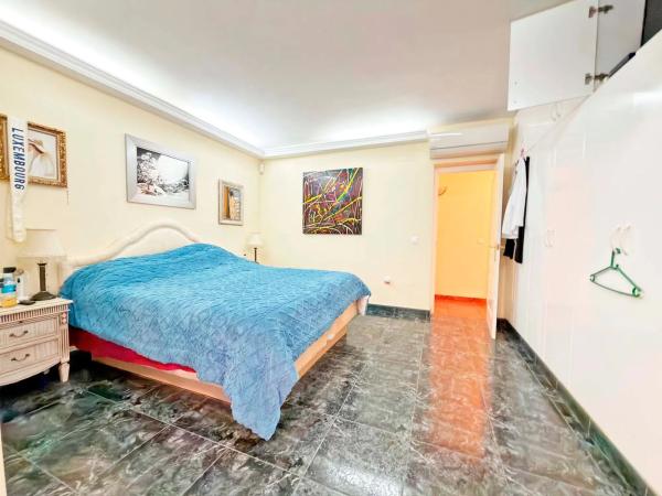 Casa independiente en avenida del Cabo