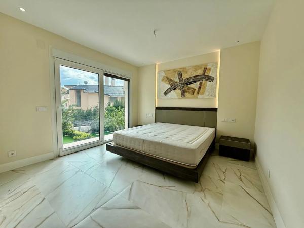 Casa independiente en calle Miguel Hernández, 13