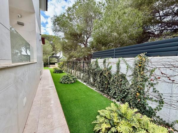 Casa independiente en calle Miguel Hernández, 13