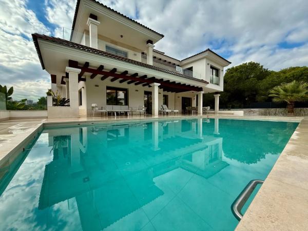Casa independiente en calle Miguel Hernández, 13