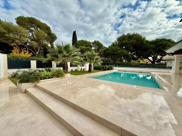 Casa independiente en calle Miguel Hernández, 13