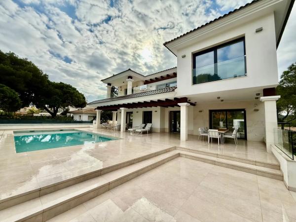 Casa independiente en calle Miguel Hernández, 13